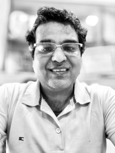 डॉ.  मुकेश गर्ग ‘असीमित’