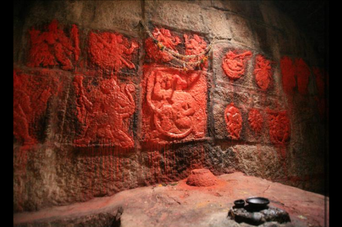 गोलकोंडा क़िले की दीवारों पर रामदास द्वारा खुदे चित्र 